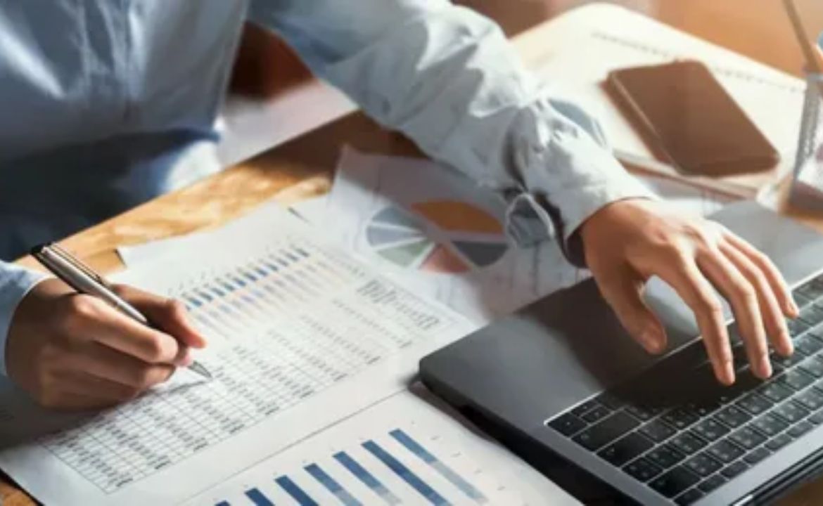 Why Texting Solutions for Business Are Essential for Small Teams