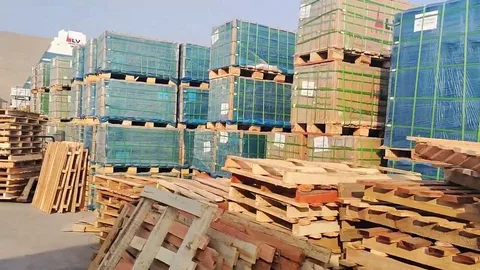 Choosing the Right Packaging Supplier for Pallets and Crates in Industrial Operations